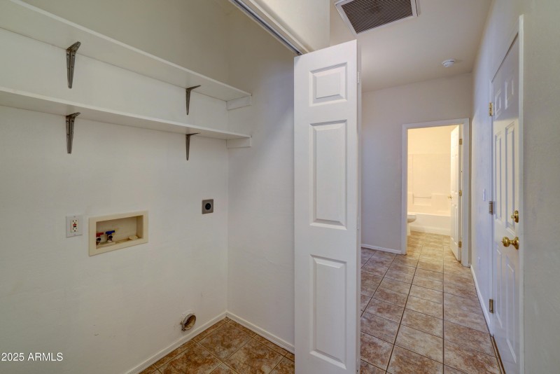 8900 E Rainier-18