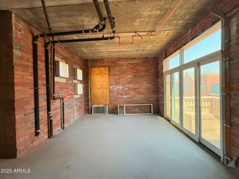 Top Floor to Terrace