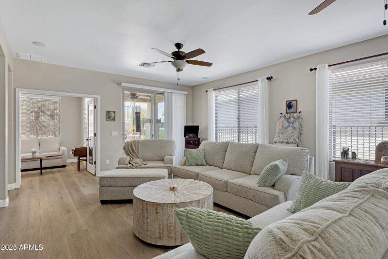 307 W Twin Peaks Pkwy-10