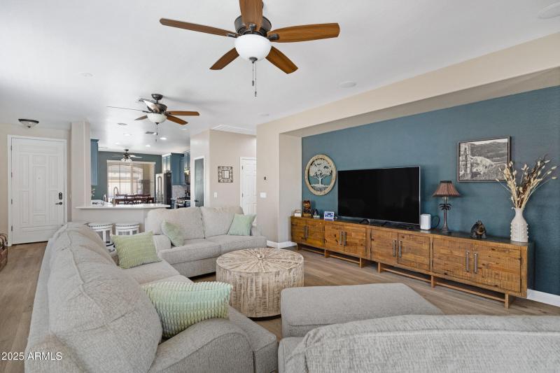 307 W Twin Peaks Pkwy-11