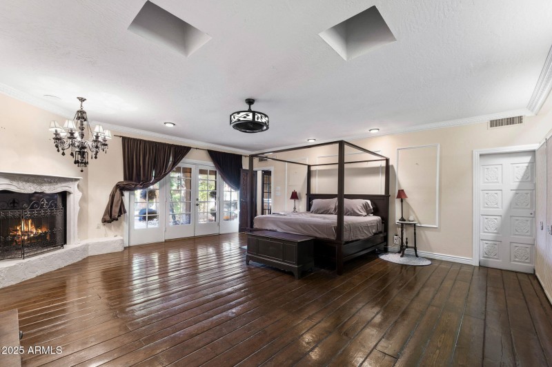 013_1522 E Northern Ave