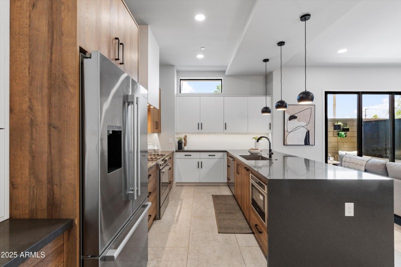 09-Kitchen