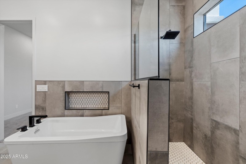 19-Master Bathroom