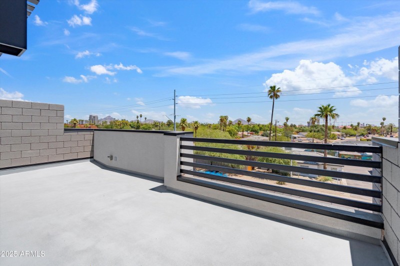 29-Balcony View