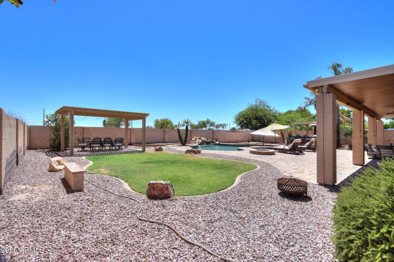 Expansive Backyard Retreat!