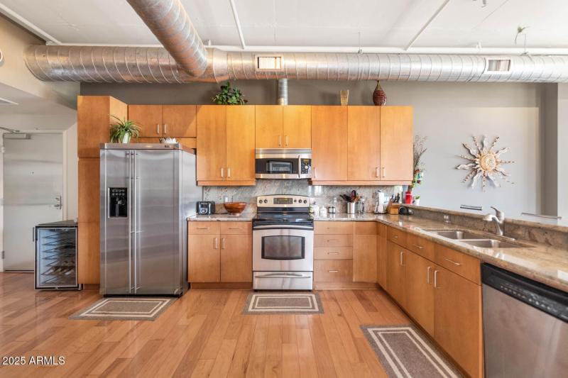 7301 E 3rd Ave-large-011-024-TOD4902-150