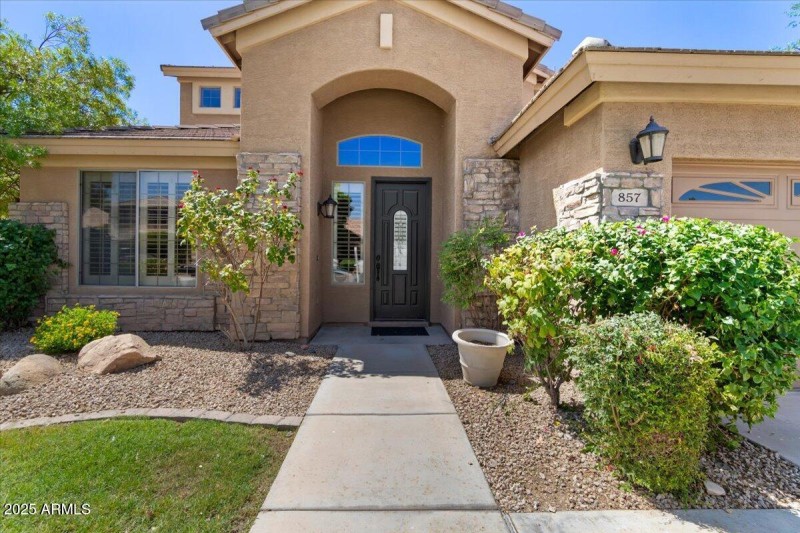 08-Front entry