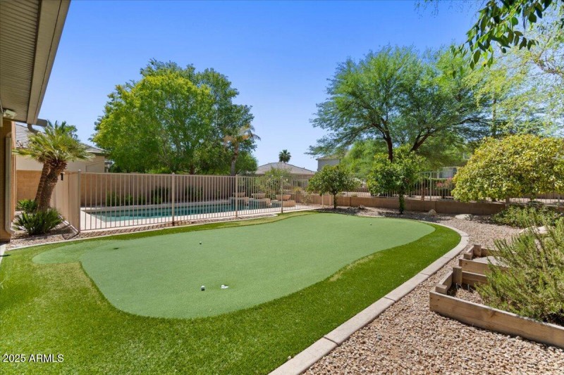 53-Putting green