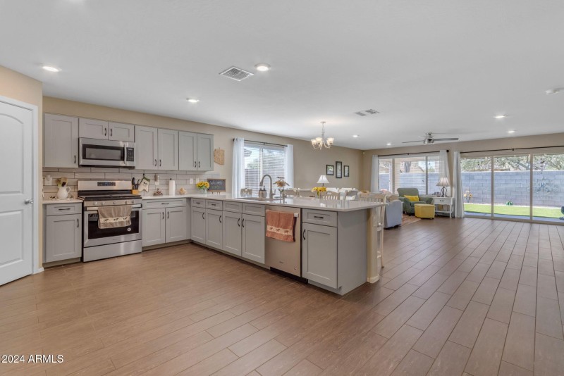 15-web-or-mls-15_040_a4m_breal