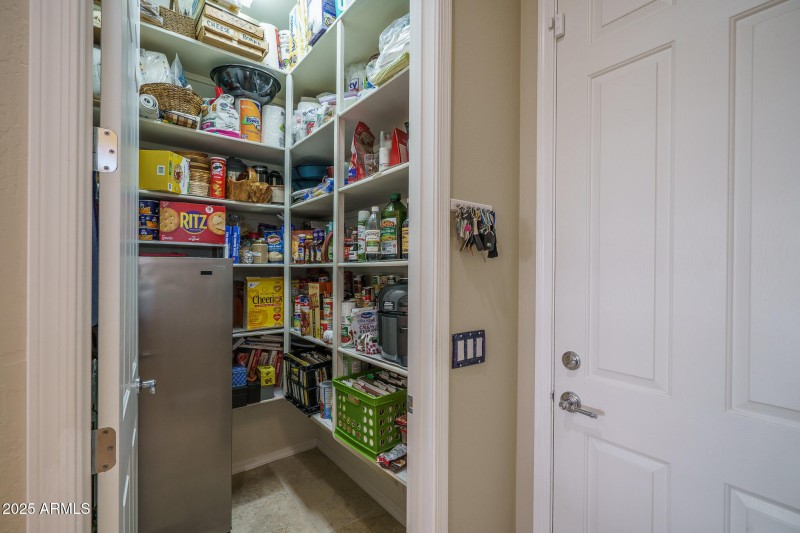 14) PANTRY
