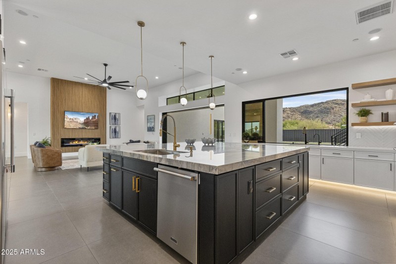 Secondary Sink at Island