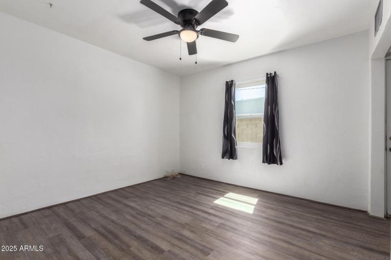 17484576-741B-41A8-8014-56C2C3825BF1