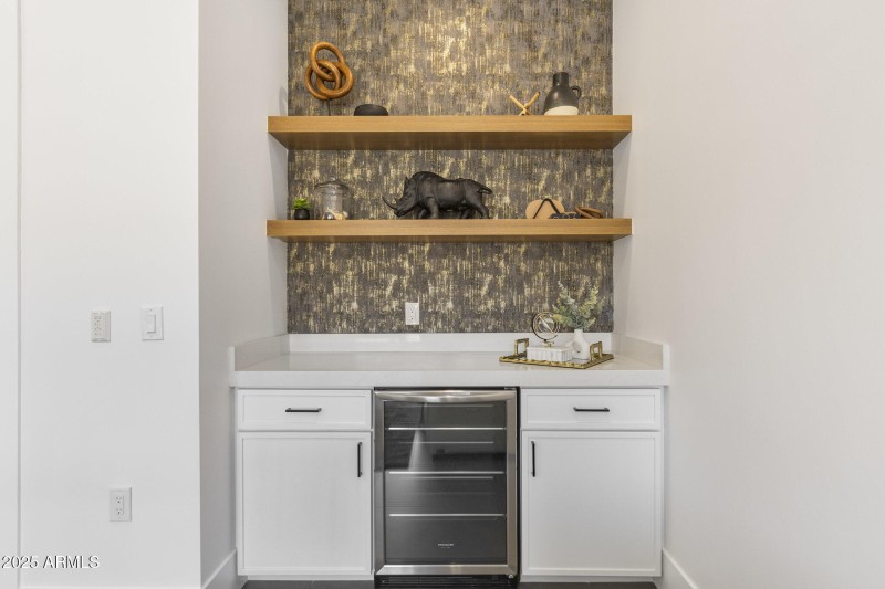 Bonus Room/Game Room Service Bar