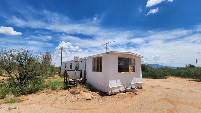 SW Trailer SW Corner