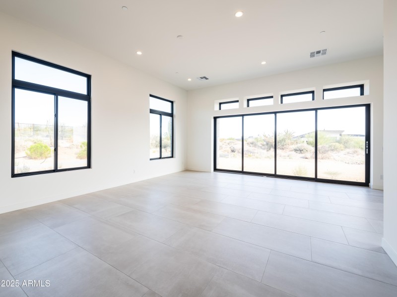 Mayne #4 - Bonus Room