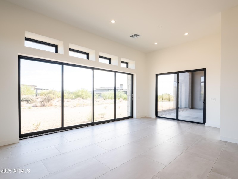 Mayne #4 - Bonus Room