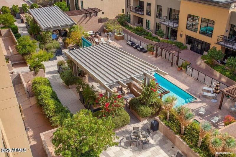 Kierland Plaza Lofts