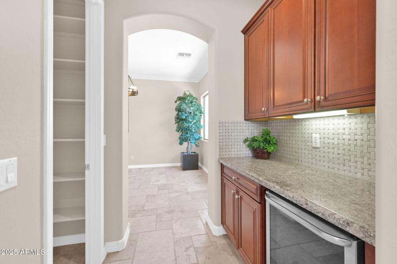 3047 Athena - 15Butlers Pantry