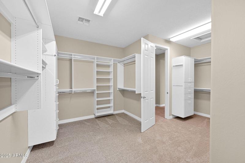 3047 Athena - 31Primary Closet