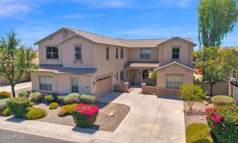 Welcome to 3047 E Athena Ave!