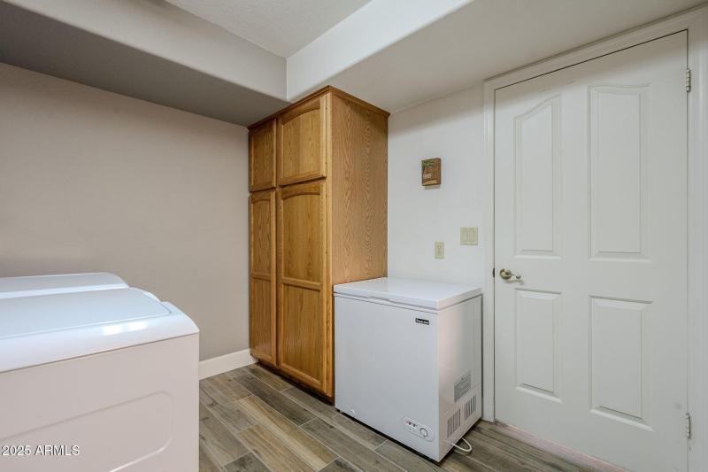 OFFICE / LAUNDRY ROOM