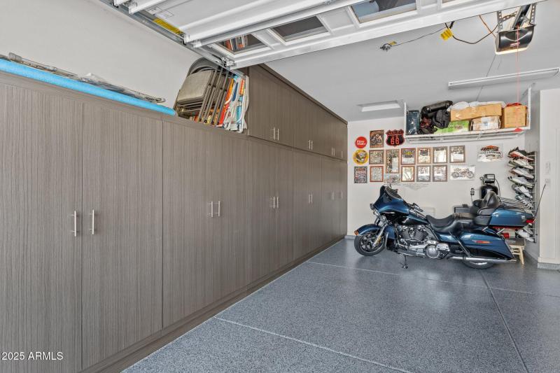 epoxy floors and garage cabinets