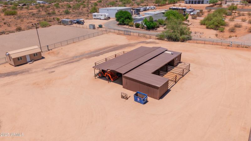 Drone of 6 Stall Mare Motel