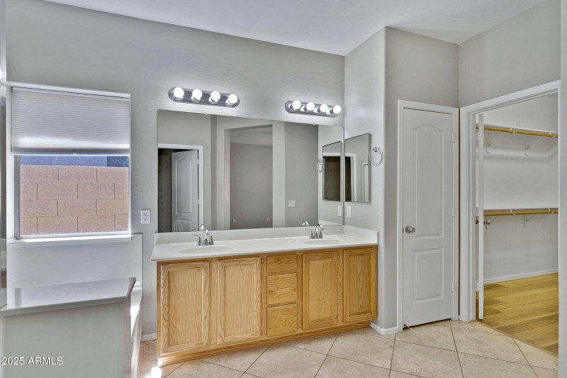 16188 W Hearn Rd-23