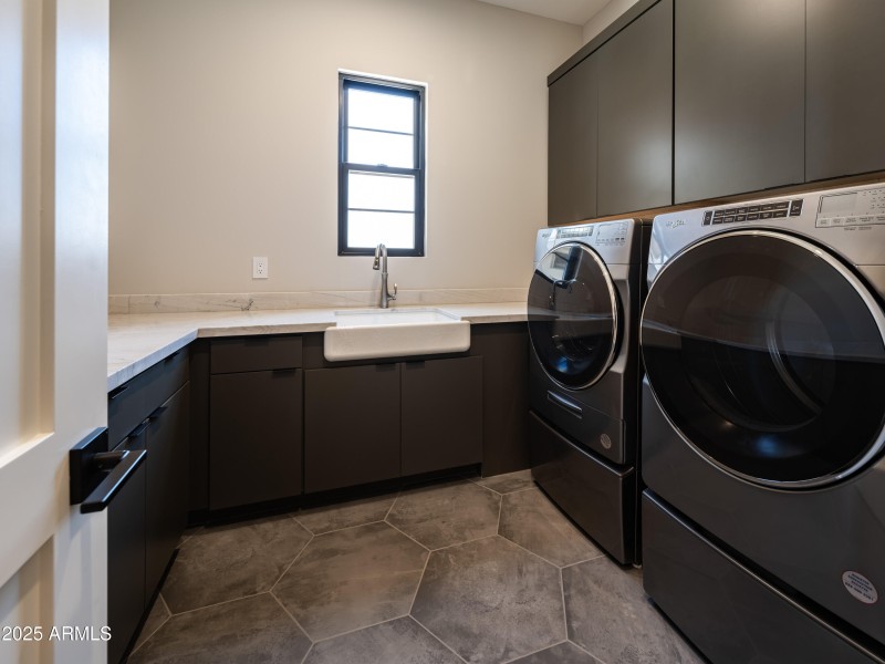 Laundry Room W Sink