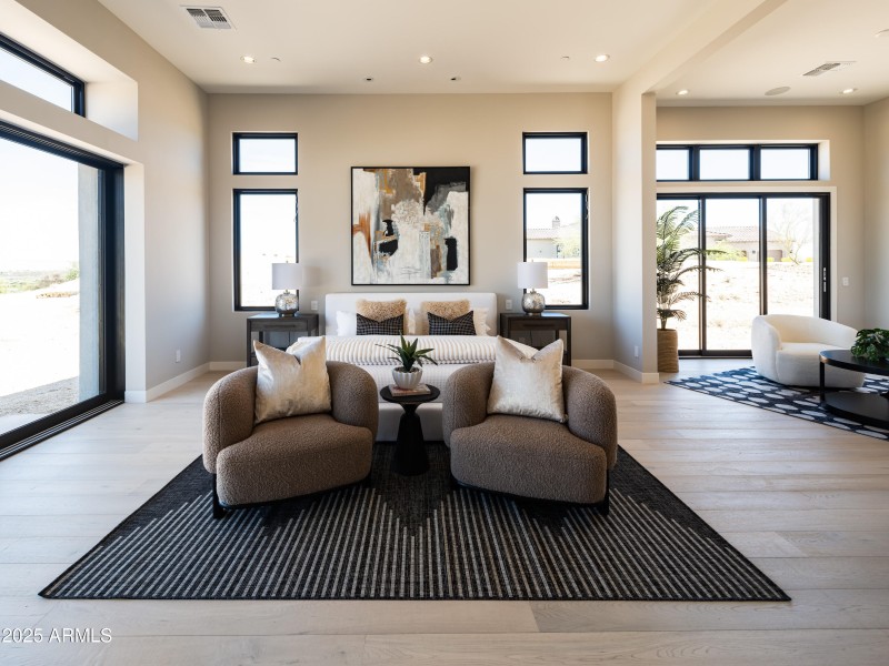 Primary Bedroom W Seating Area