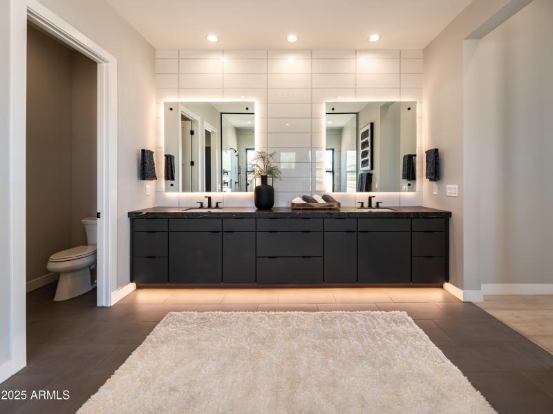 Primary Bathroom W Dual Sink Vanity