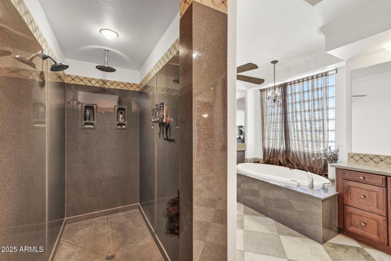 5312 N Sierra Hermosa