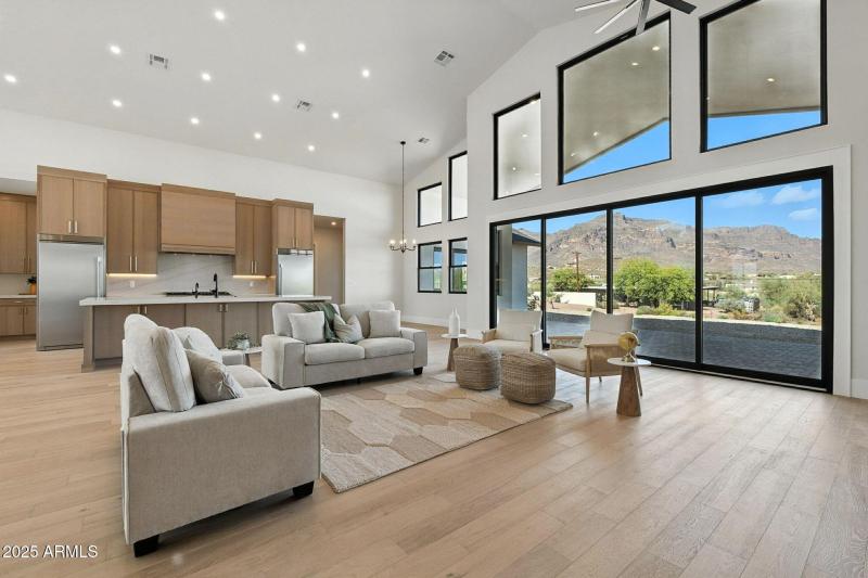 45-web-or-mls-South Veronica-45