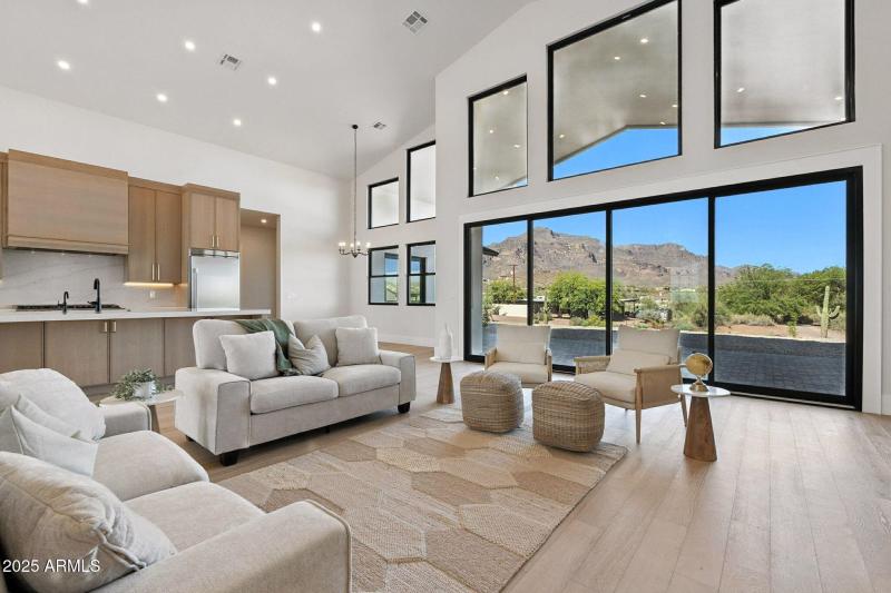 47-web-or-mls-South Veronica-47