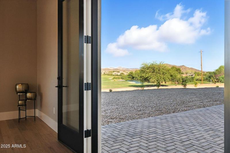 106-web-or-mls-South Veronica-106