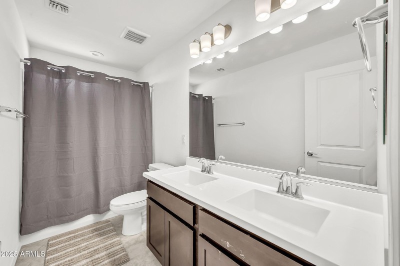 9009 W Orange Dr-32