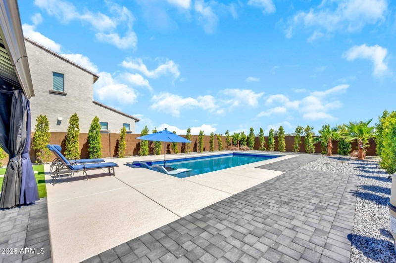 9009 W Orange Dr-47