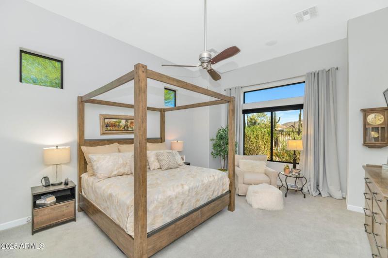 2352 N Estates Cir-large-017-026-2352 N