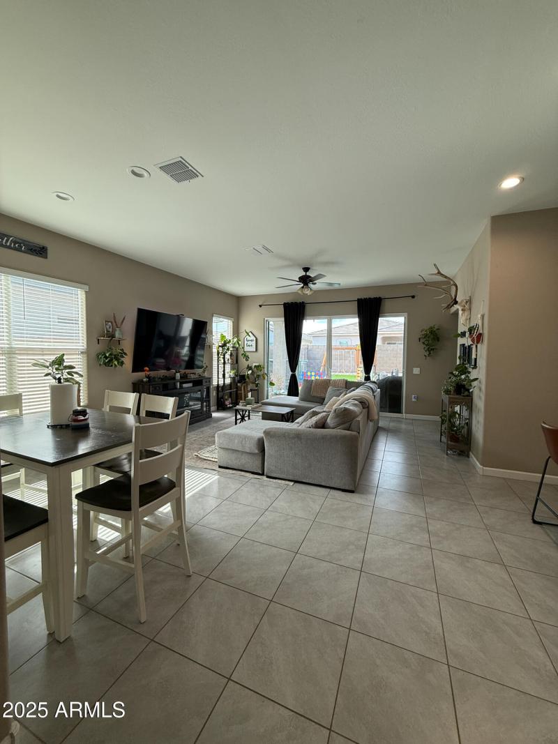 14) 61040-688c1e1572e84