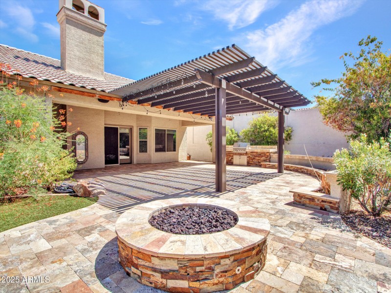 07-Backyard-(6)