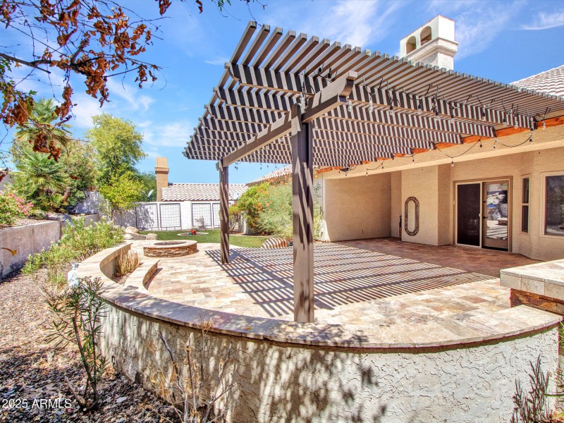 07-Backyard-(8)