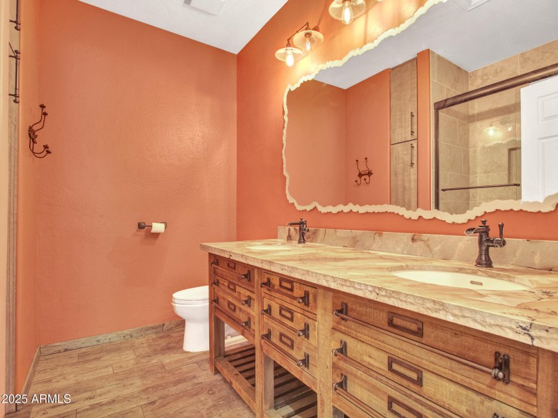 09-Hall-bath