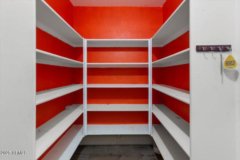 15-1312 E Clifton Ave