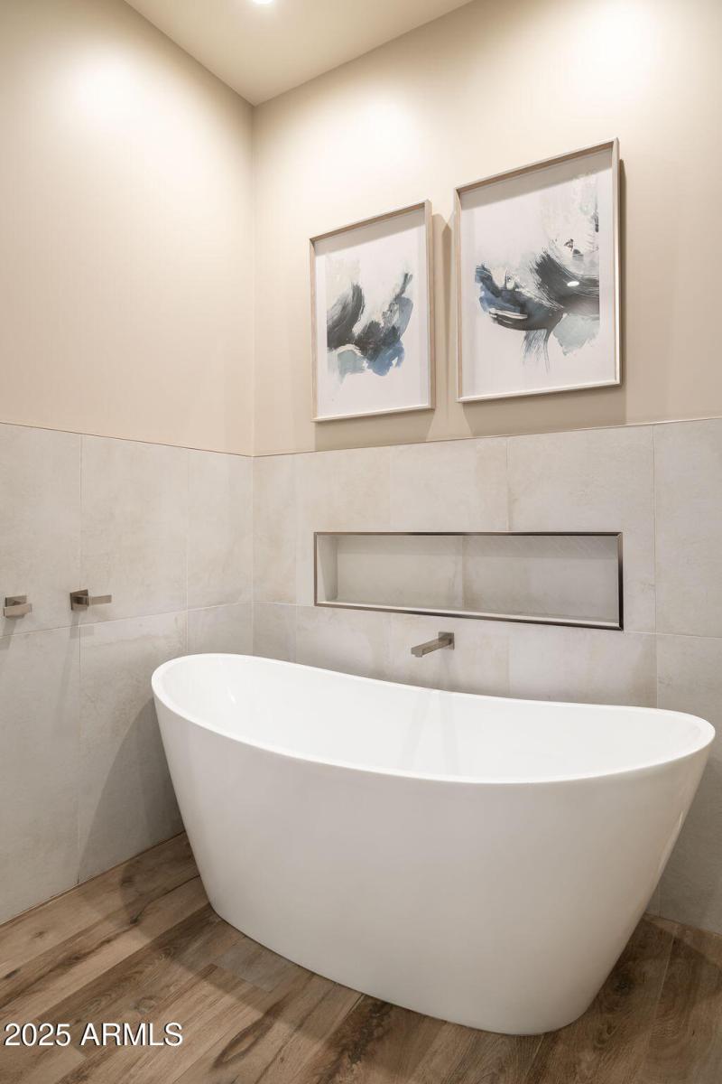 30-web-or-mls-6525-e-cave-creek-rd-31