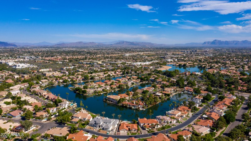 Val Vista Lakes