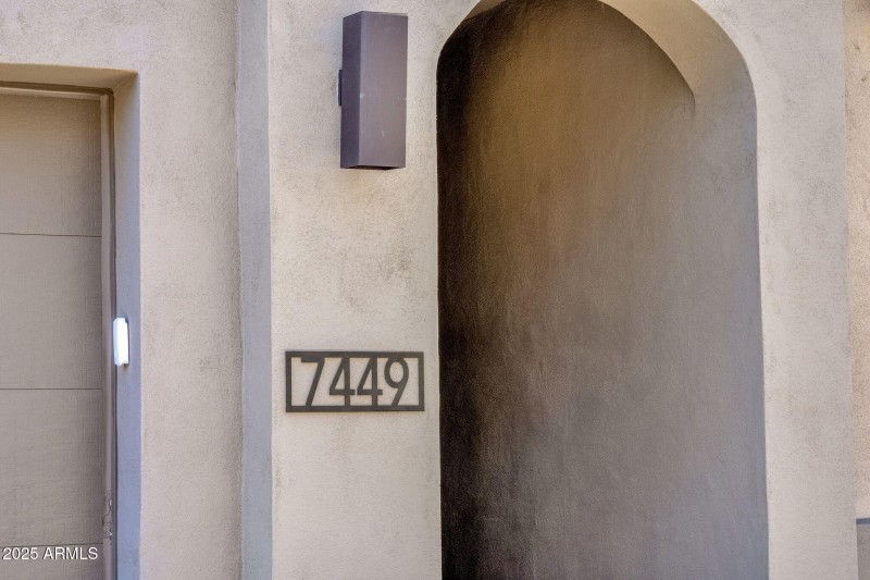 4-web-or-mls-7449-e-via-de-luna-dr