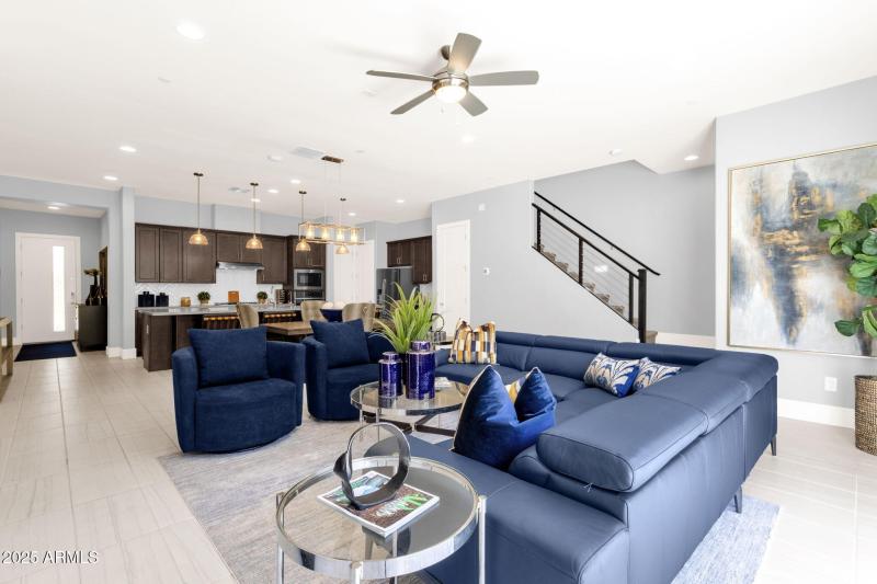 25-web-or-mls-7449-e-via-de-luna-dr