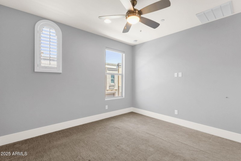 41-web-or-mls-7449-e-via-de-luna-dr