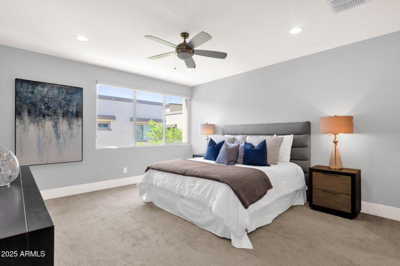 42-web-or-mls-7449-e-via-de-luna-dr