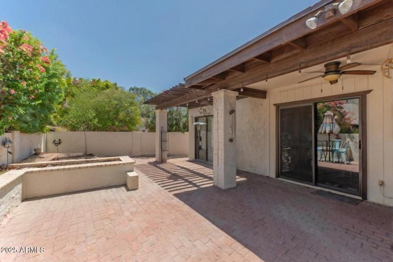 Ardmore Rd Patio empty